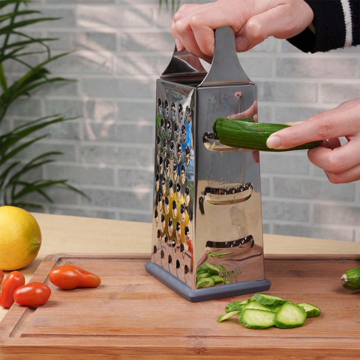  4-Blade Stainless Steel Box Grater.. - 2